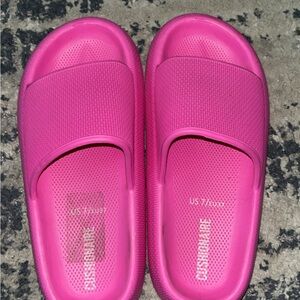Vibrant Pink Minimalist Sandals for Casual Comfort
